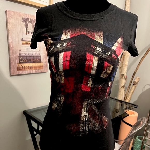 Doctor Who Tardis Tee - Picture 1 of 3